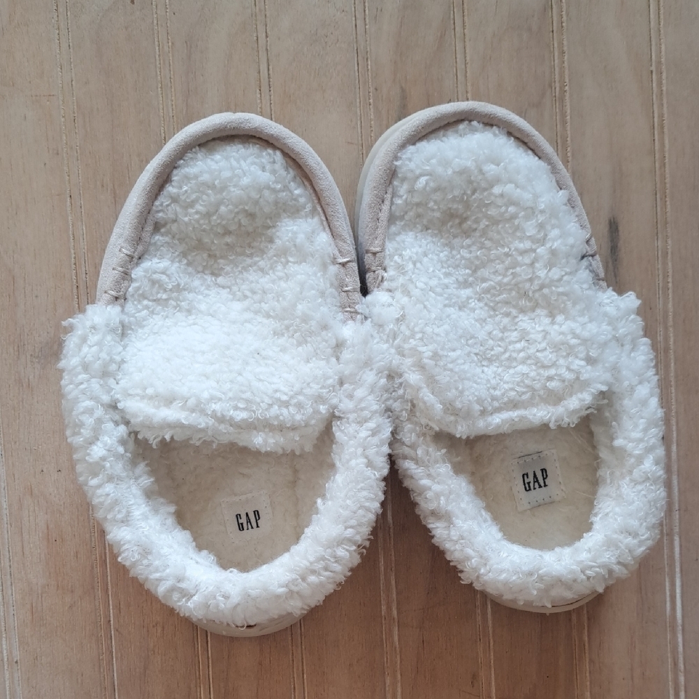 GAP Sherpa Fleece Fuzzy Slip-On Shoes Beige Cream Comfy Cozy Toddler 10–12
